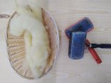 Petits rolags cardés prêts pour le filage au fuseau, atelier laine pour enfants, laine de mouton, Stage de filage au rouet, à ADN Laine 71220 Pressy sous dondin en Bourgogne du Sud