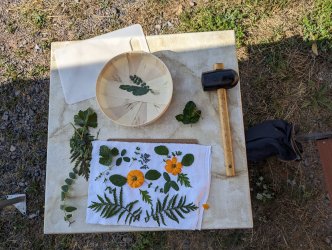 atelier tataki-zome avec les enfants à ADN Laine 71220 Pressy sous Dondin en Bourgogne du sud