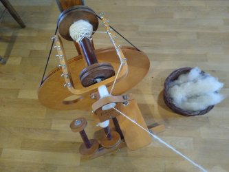 Stage de filage au rouet et au fuseau, à ADN Laine, 71220 Pressy Sous Dondin, en Bourgogne du Sud